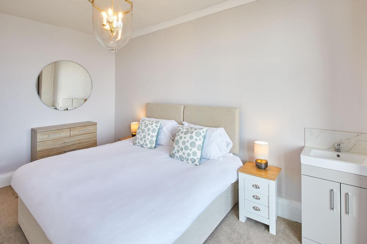 Host & Stay - 4 Metropole Towers Whitby Exteriör bild