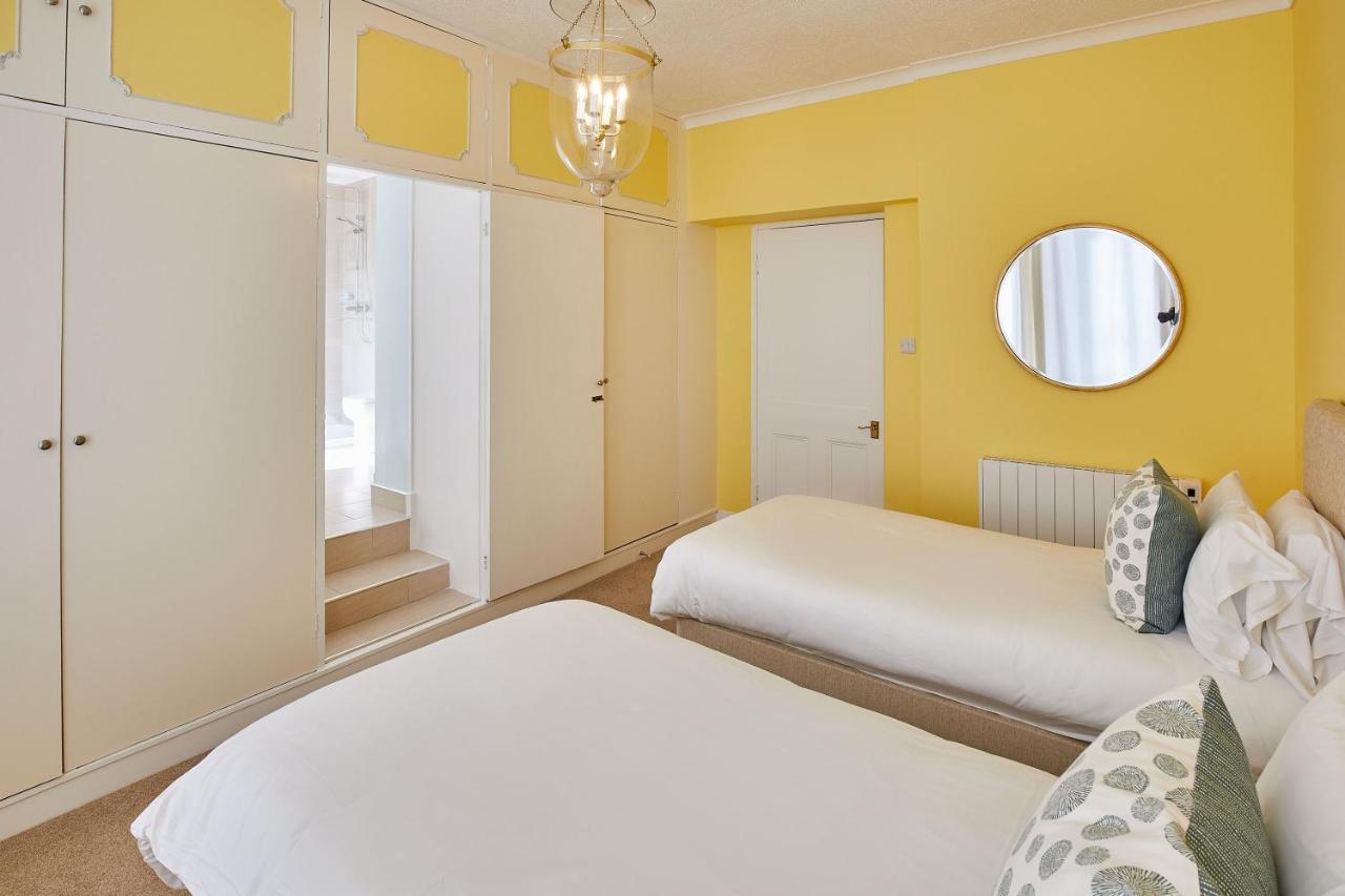 Host & Stay - 4 Metropole Towers Whitby Exteriör bild